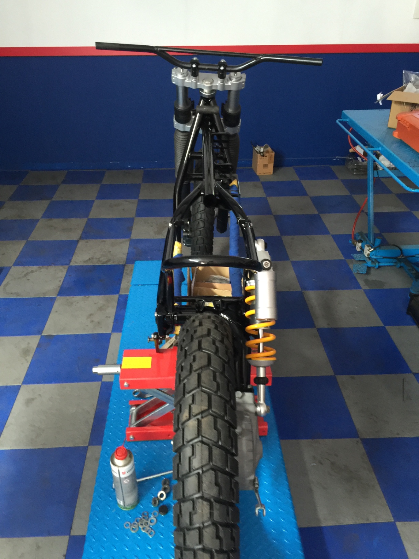 Chasis rodante con amortiguador Öhlins