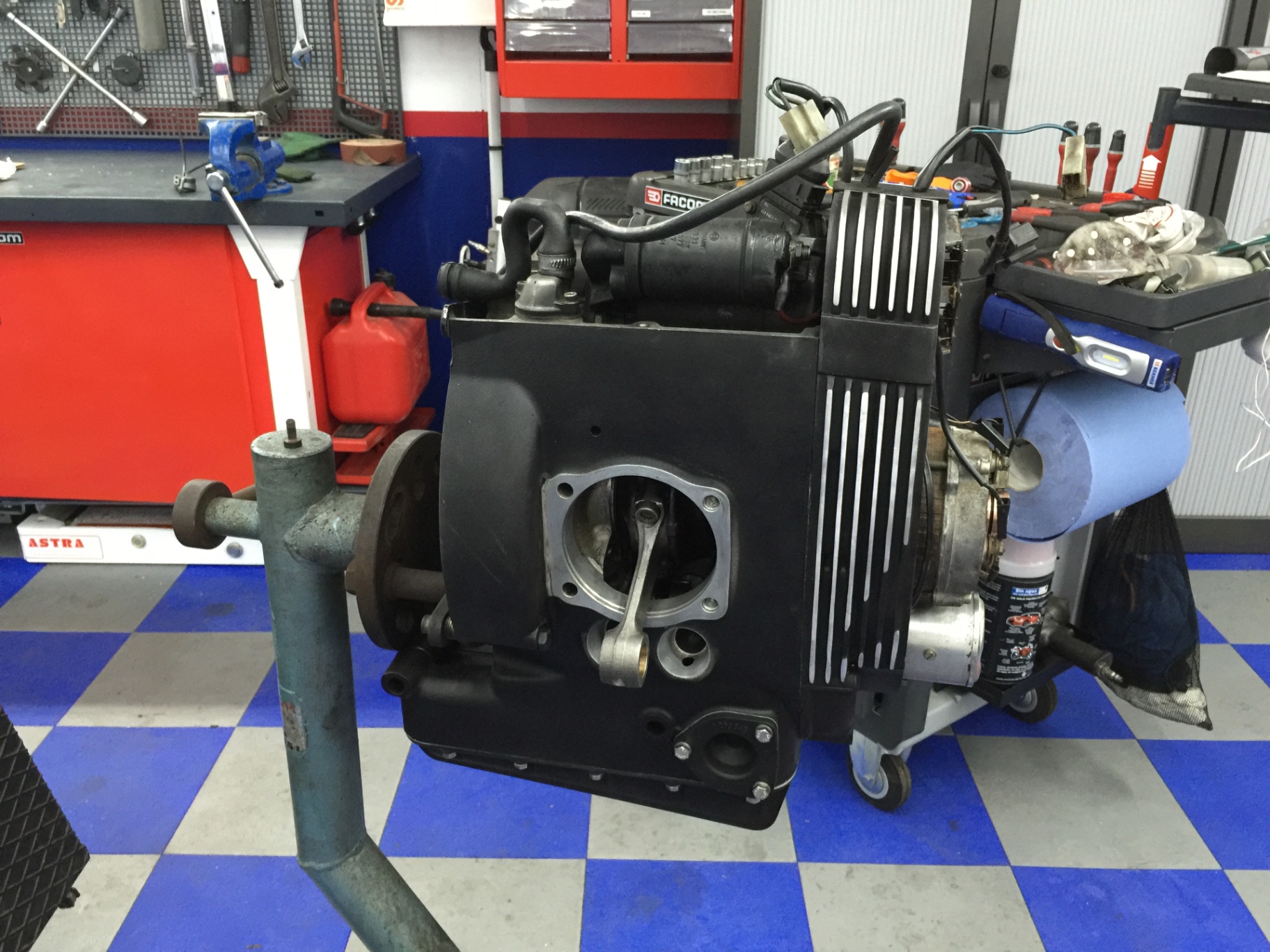 Motor completo antes del montaje